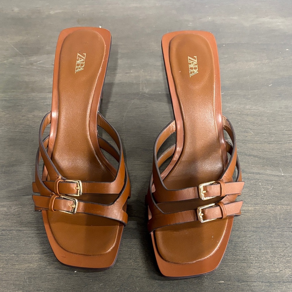 Zara Women's Tan Double-Buckle Heels